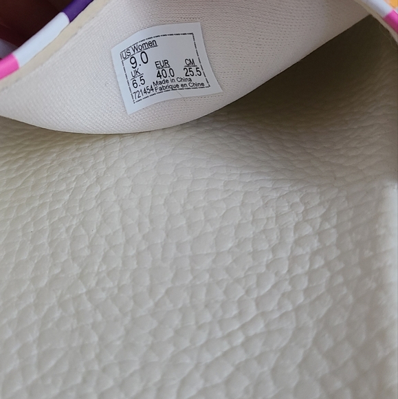 Slides - Picture 3 of 5